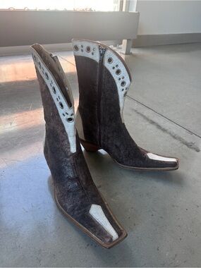 Vintage Fluxa - made in Spain - Leather Ankle Boots in Dark Brown with cream